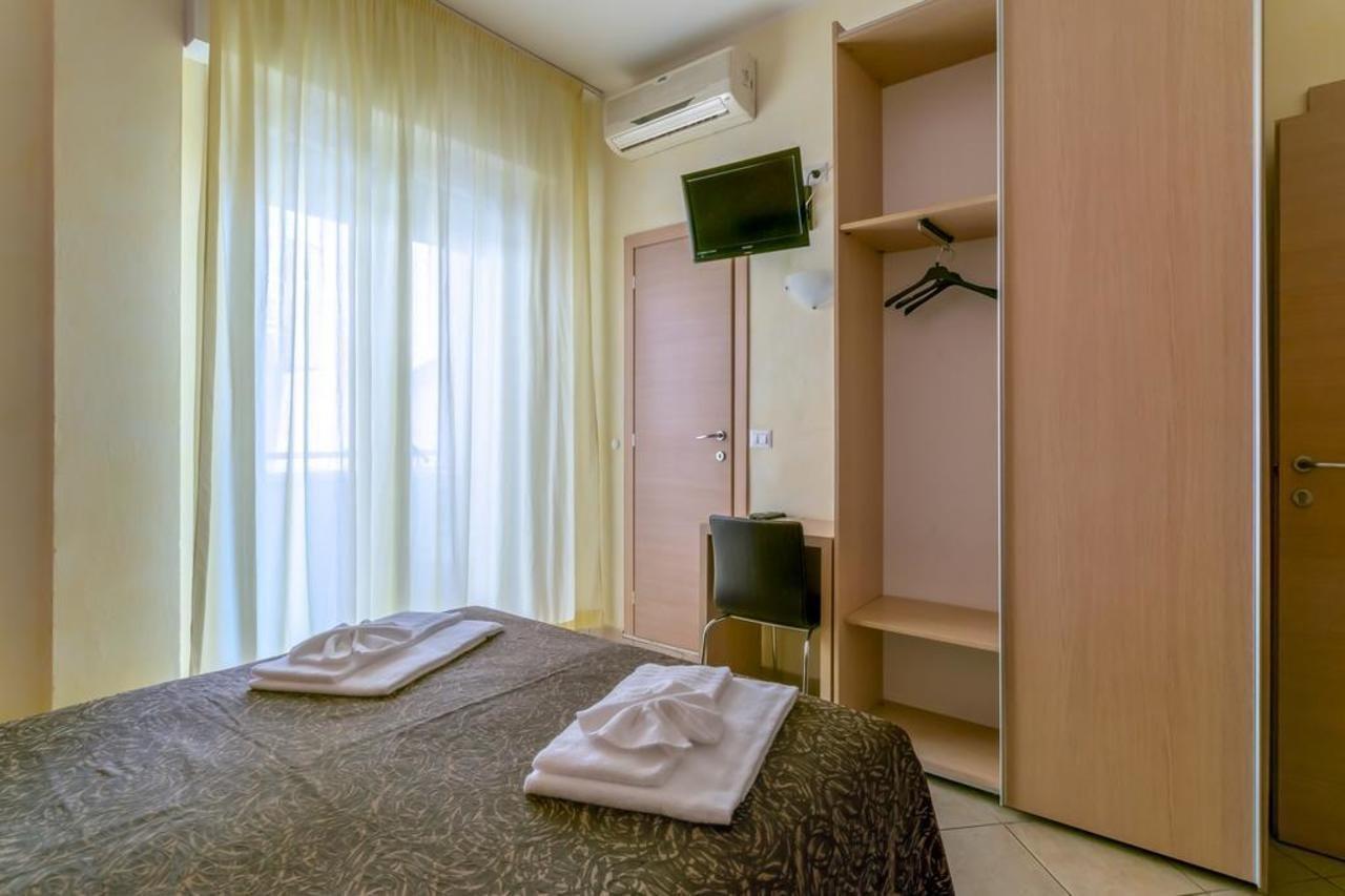Hotel Rubens Rimini Exteriör bild