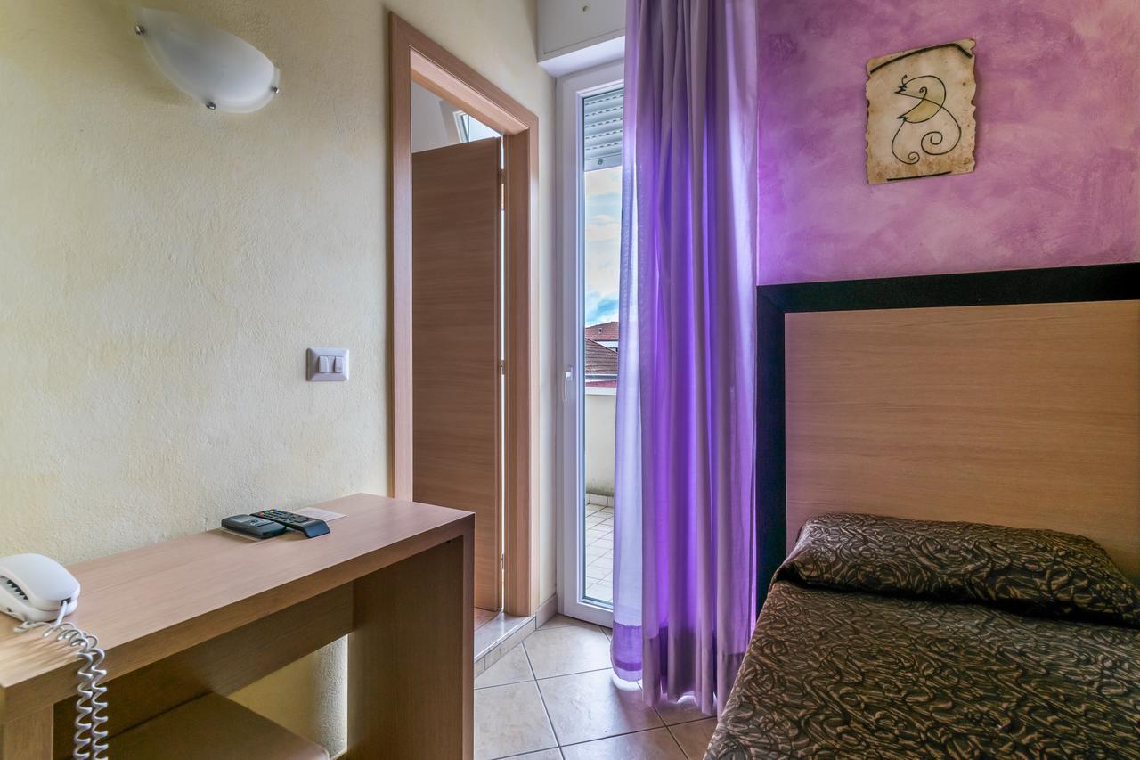 Hotel Rubens Rimini Exteriör bild