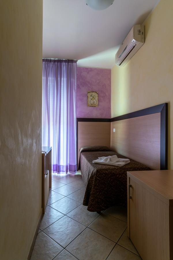 Hotel Rubens Rimini Exteriör bild