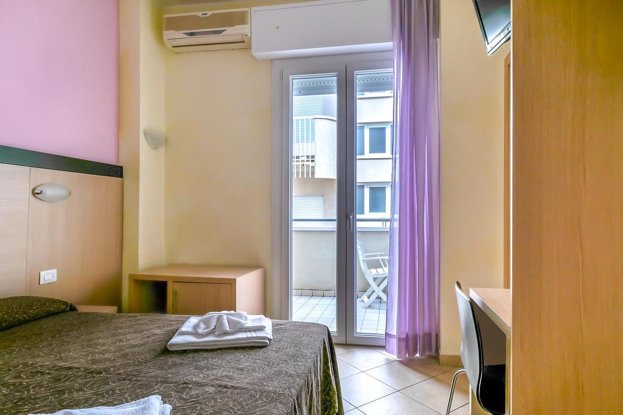Hotel Rubens Rimini Exteriör bild